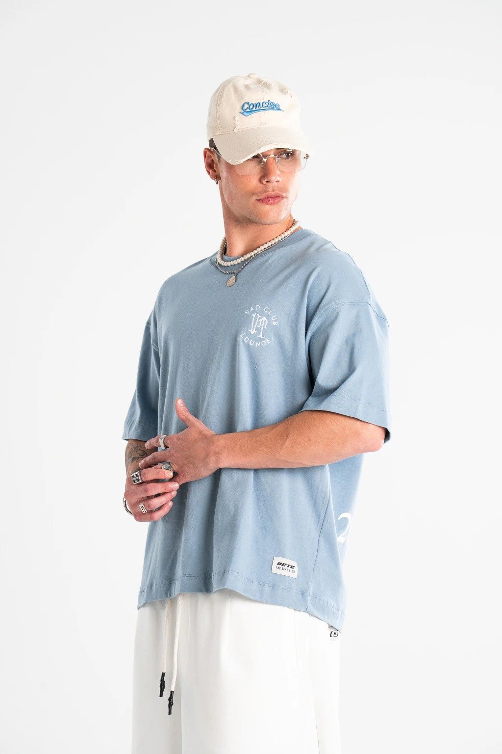 Remera Over Salem VibeWear — frente